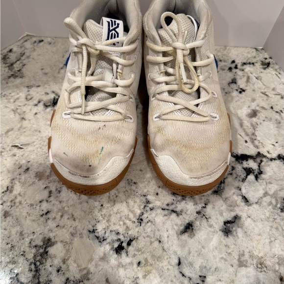 Nike Kids' Youth Kyrie 4 Basketball Shoes, Size: 3 - Picture 4 of 7